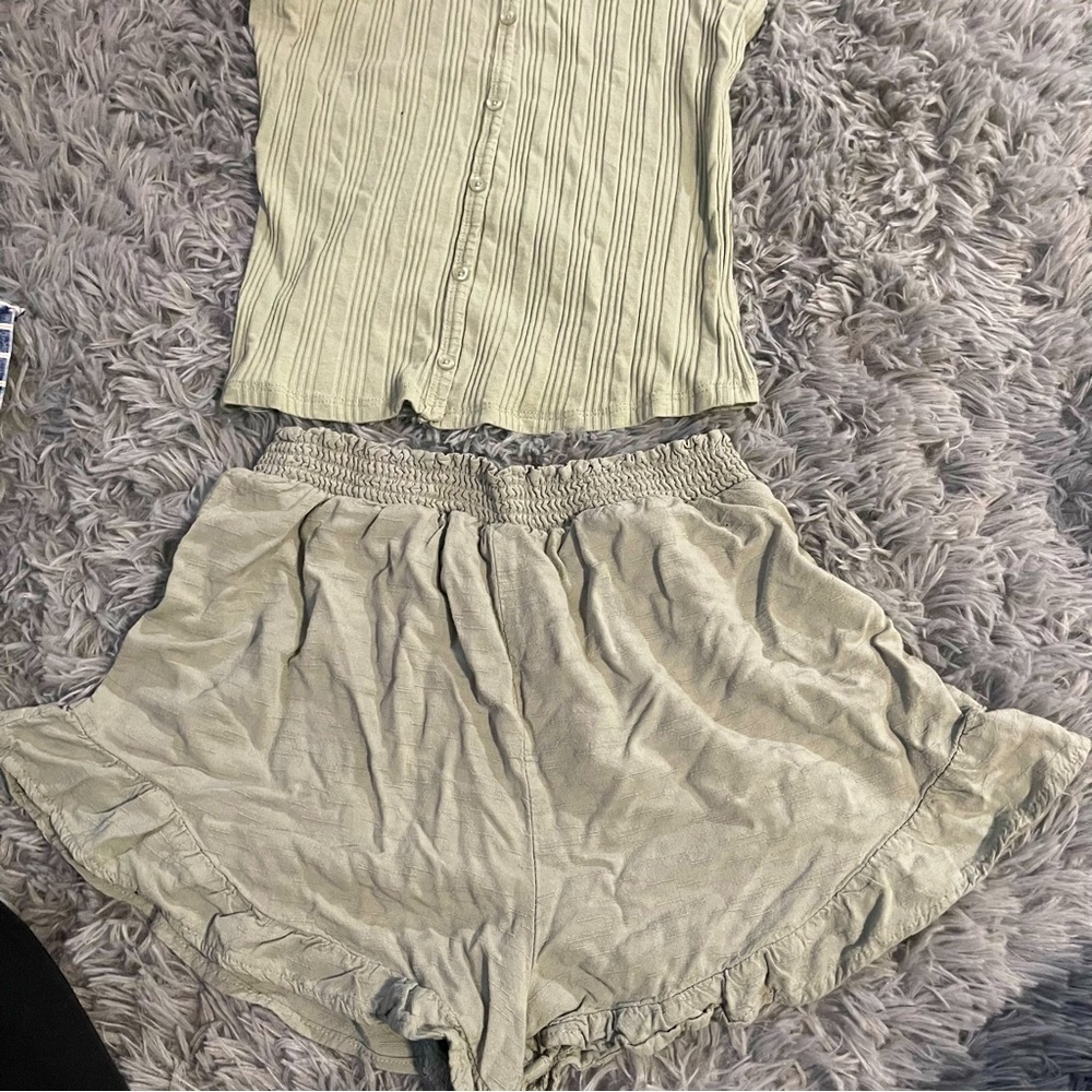 Girls Size 10-12 ~ Art Class Outfit ~ Worn Once ~ Light Avocado Green